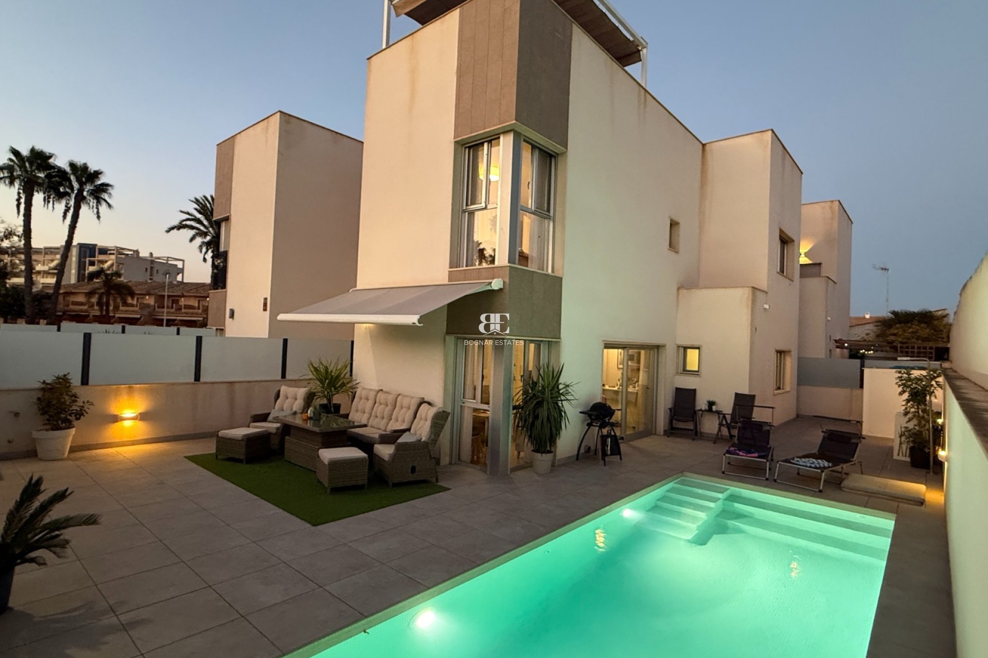 Resale - Villa -
Santiago de la Ribera - Zona de la playa