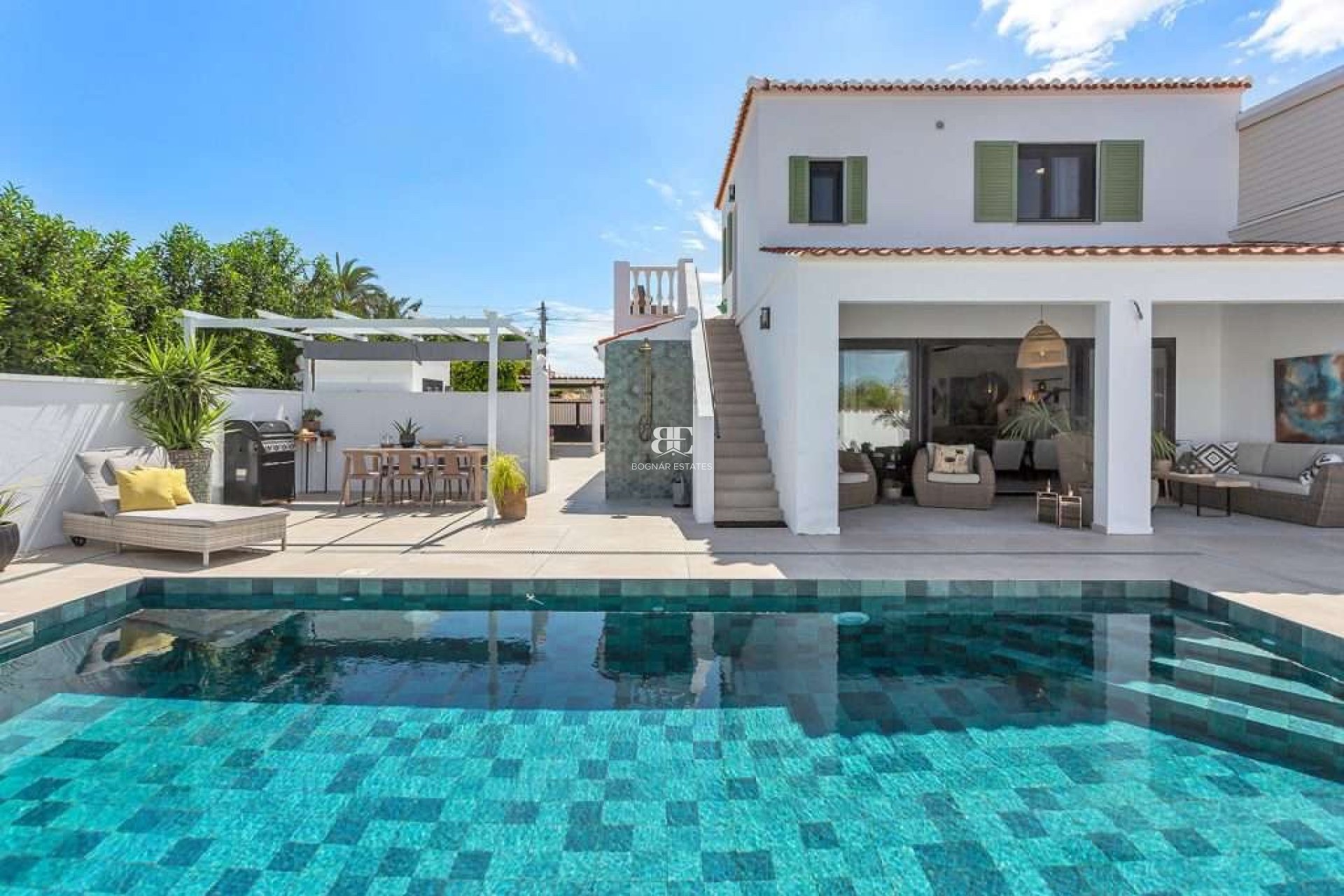 Resale - Villa / Semi-detached Villa -
Torrevieja - Torreta Florida