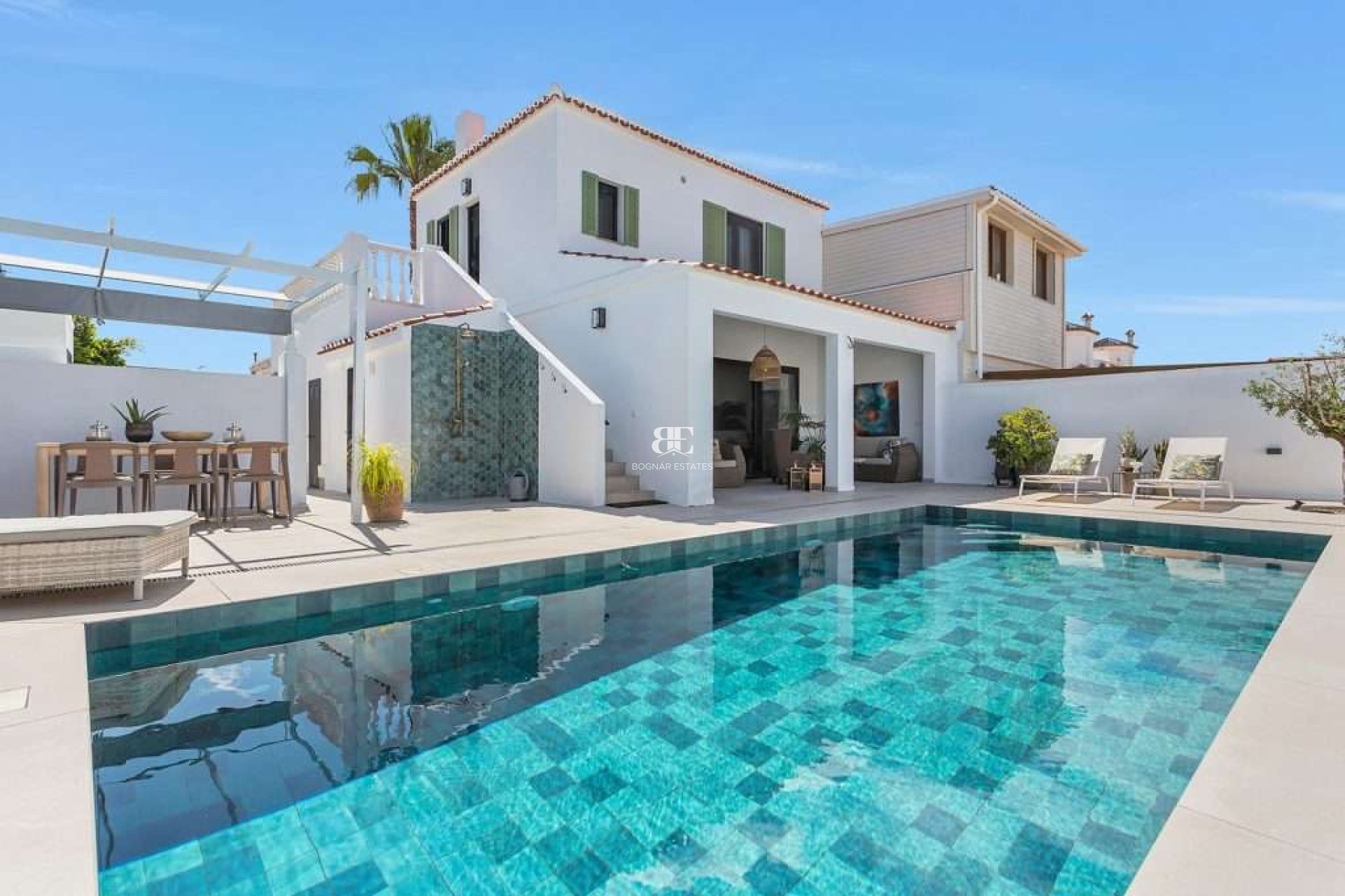 Resale - Villa / Semi-detached Villa -
Torrevieja - Torreta Florida
