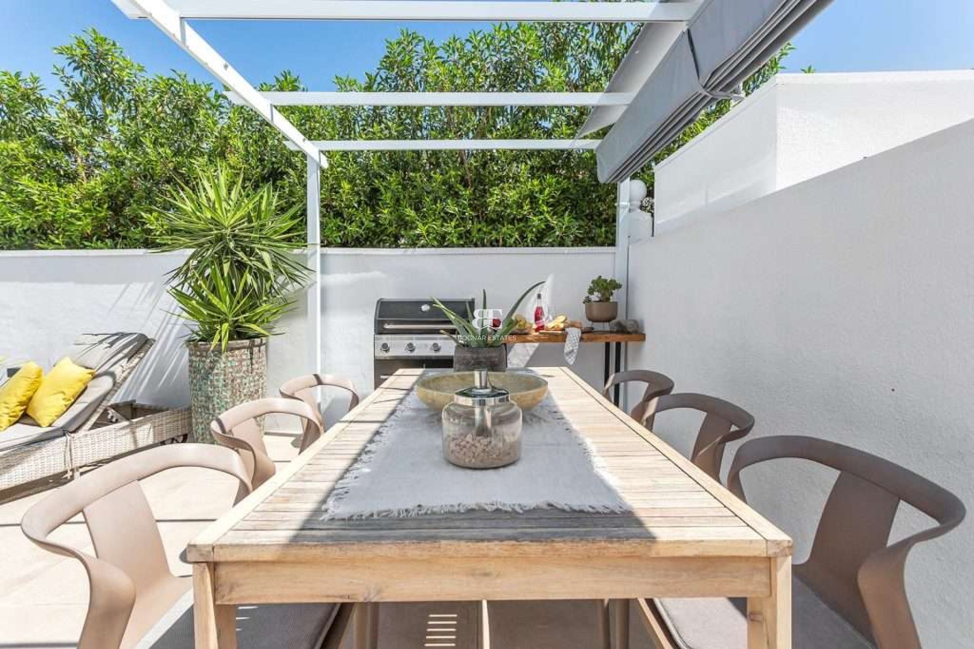 Resale - Villa / Semi-detached Villa -
Torrevieja - Torreta Florida