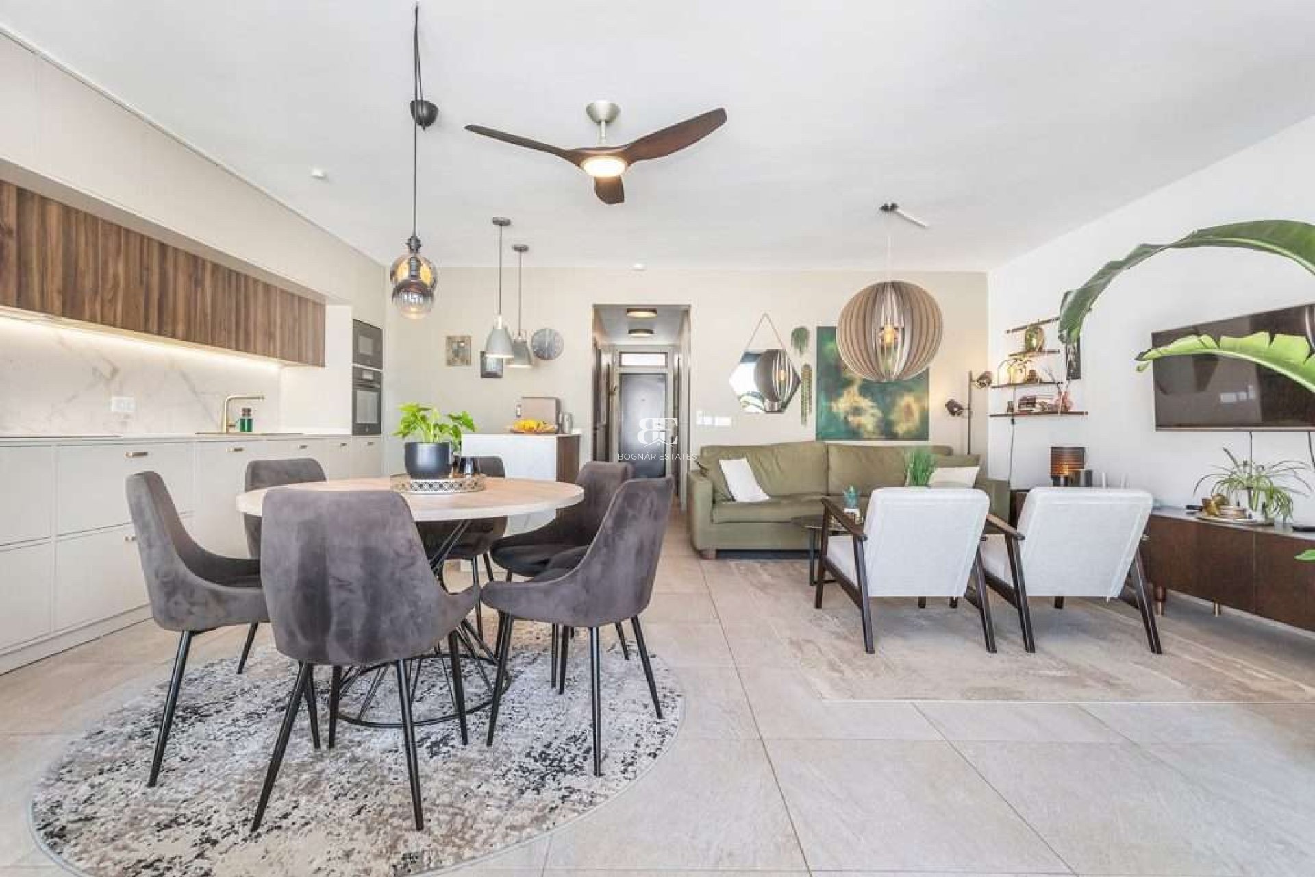 Resale - Villa / Semi-detached Villa -
Torrevieja - Torreta Florida