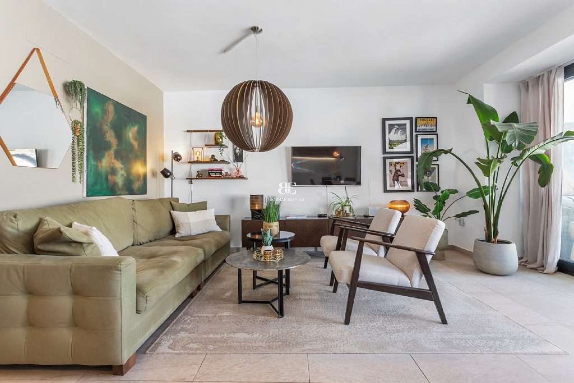 Resale - Villa / Semi-detached Villa -
Torrevieja - Torreta Florida