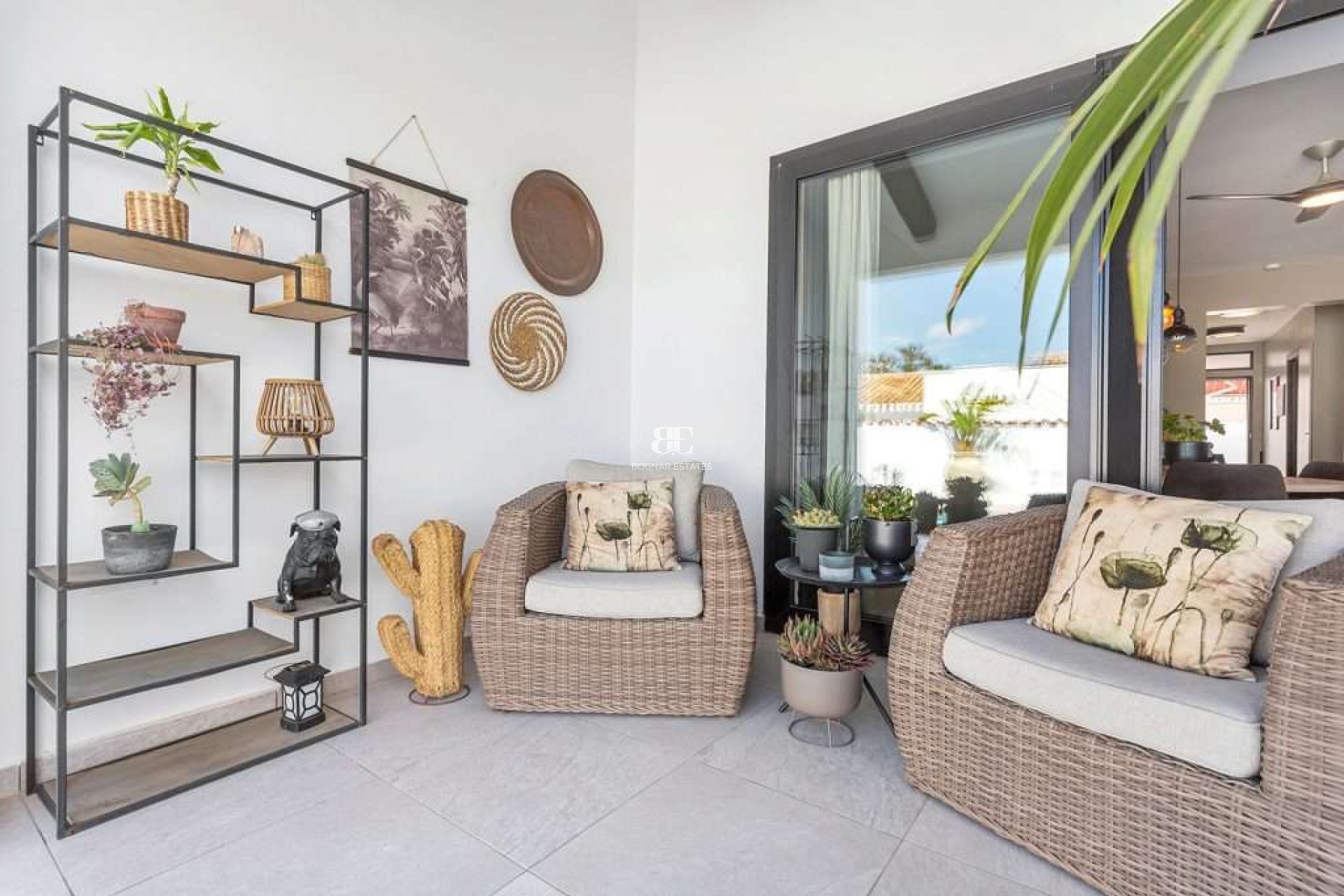 Resale - Villa / Semi-detached Villa -
Torrevieja - Torreta Florida