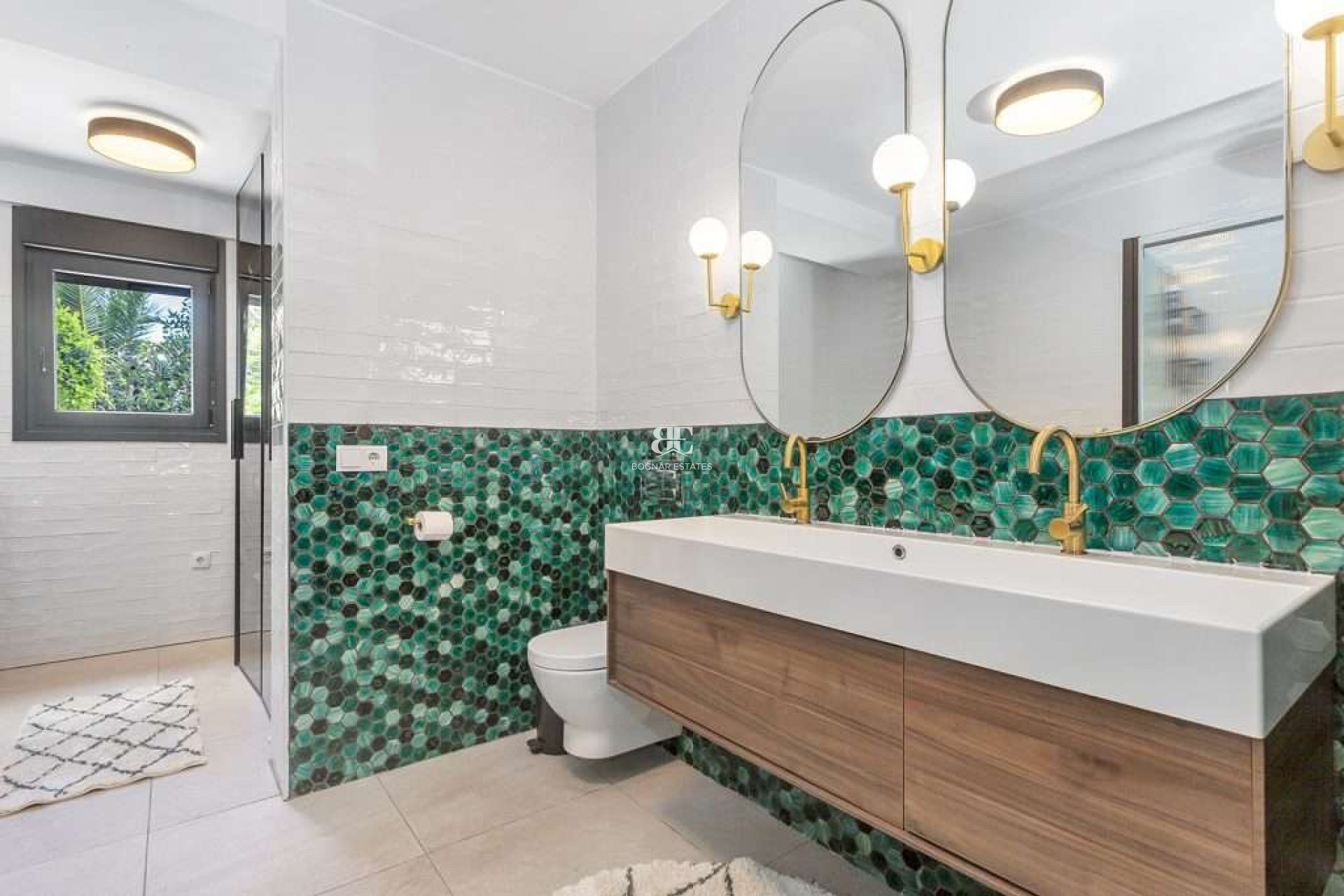 Resale - Villa / Semi-detached Villa -
Torrevieja - Torreta Florida