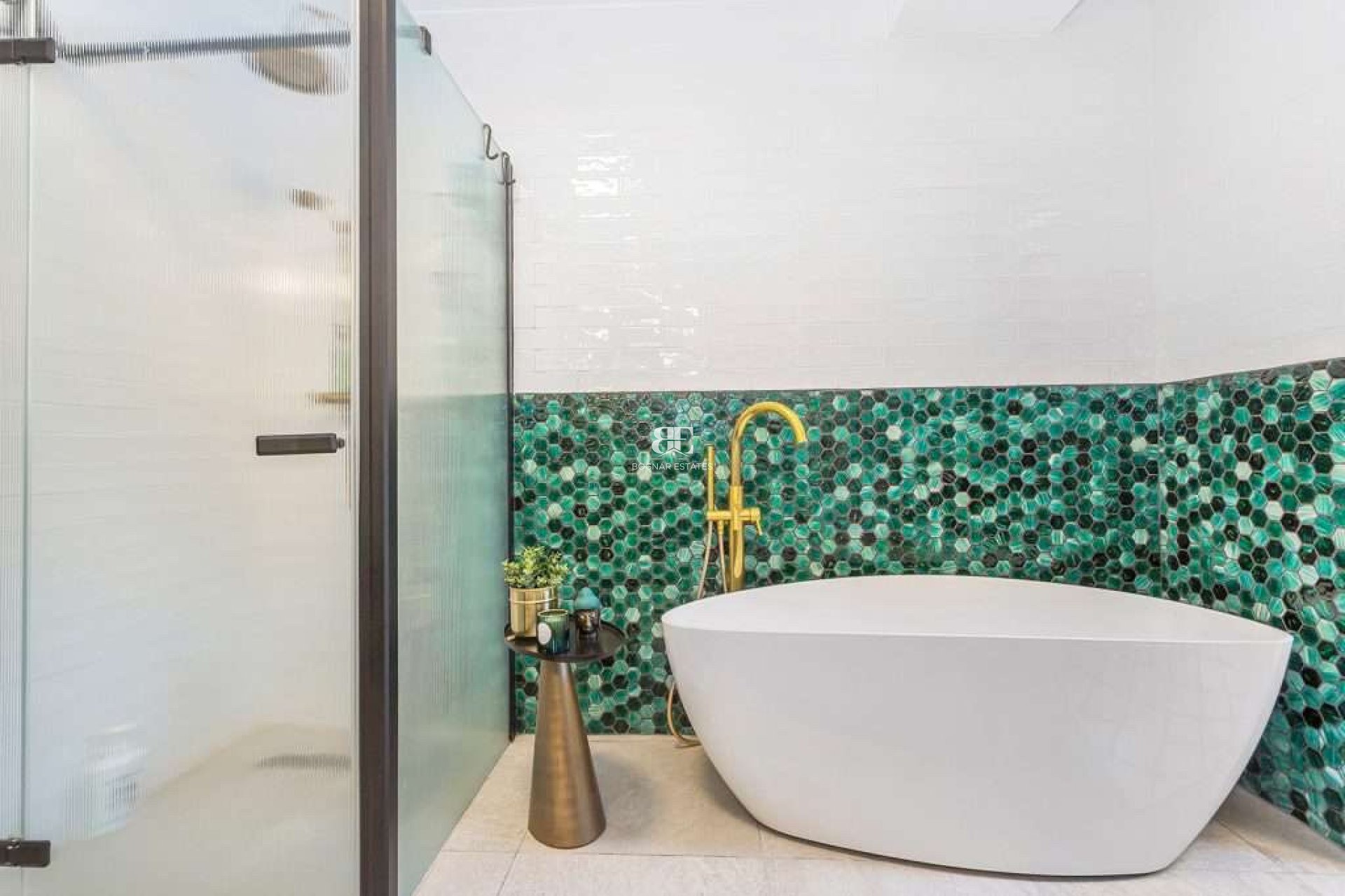 Resale - Villa / Semi-detached Villa -
Torrevieja - Torreta Florida