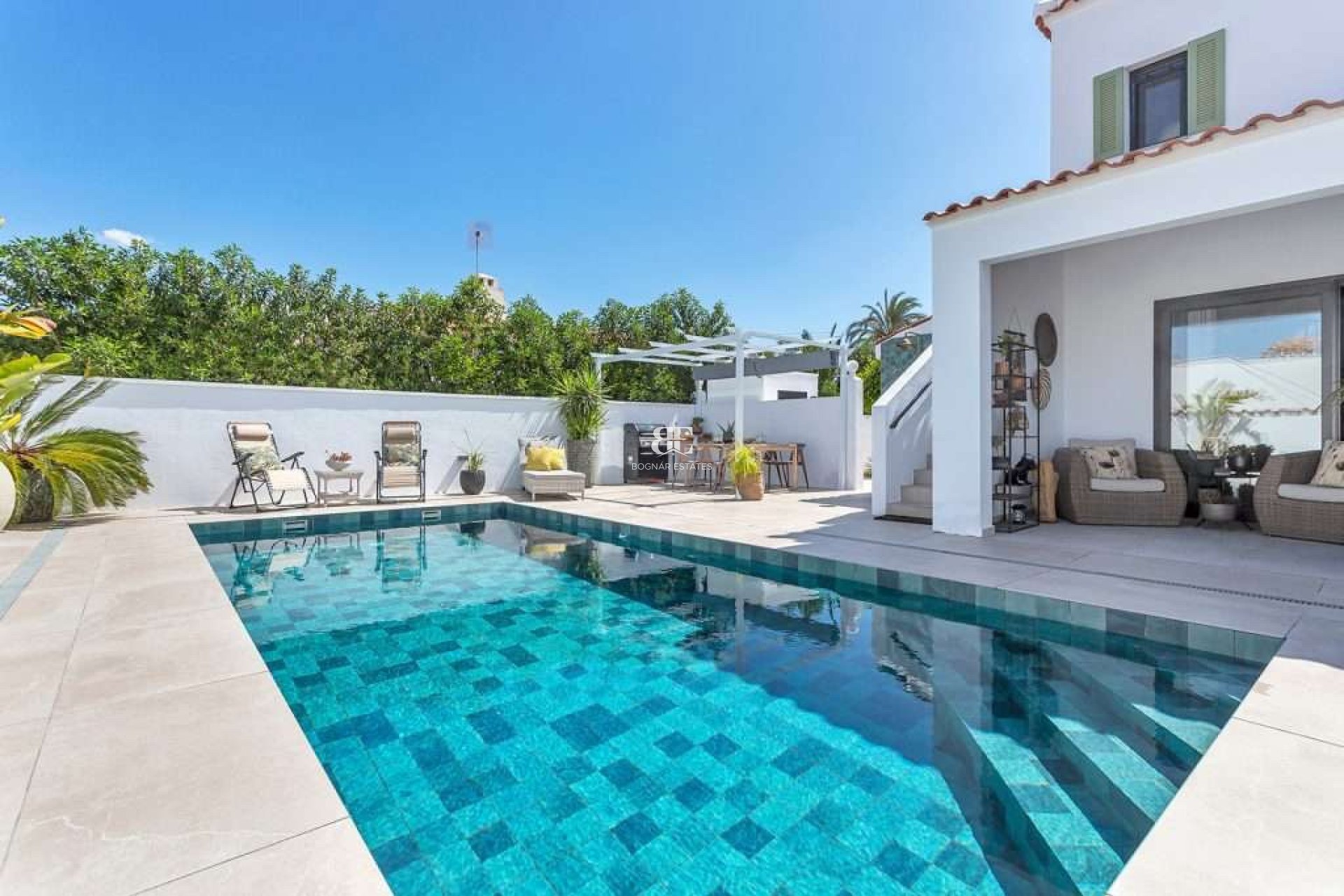 Resale - Villa / Semi-detached Villa -
Torrevieja - Torreta Florida