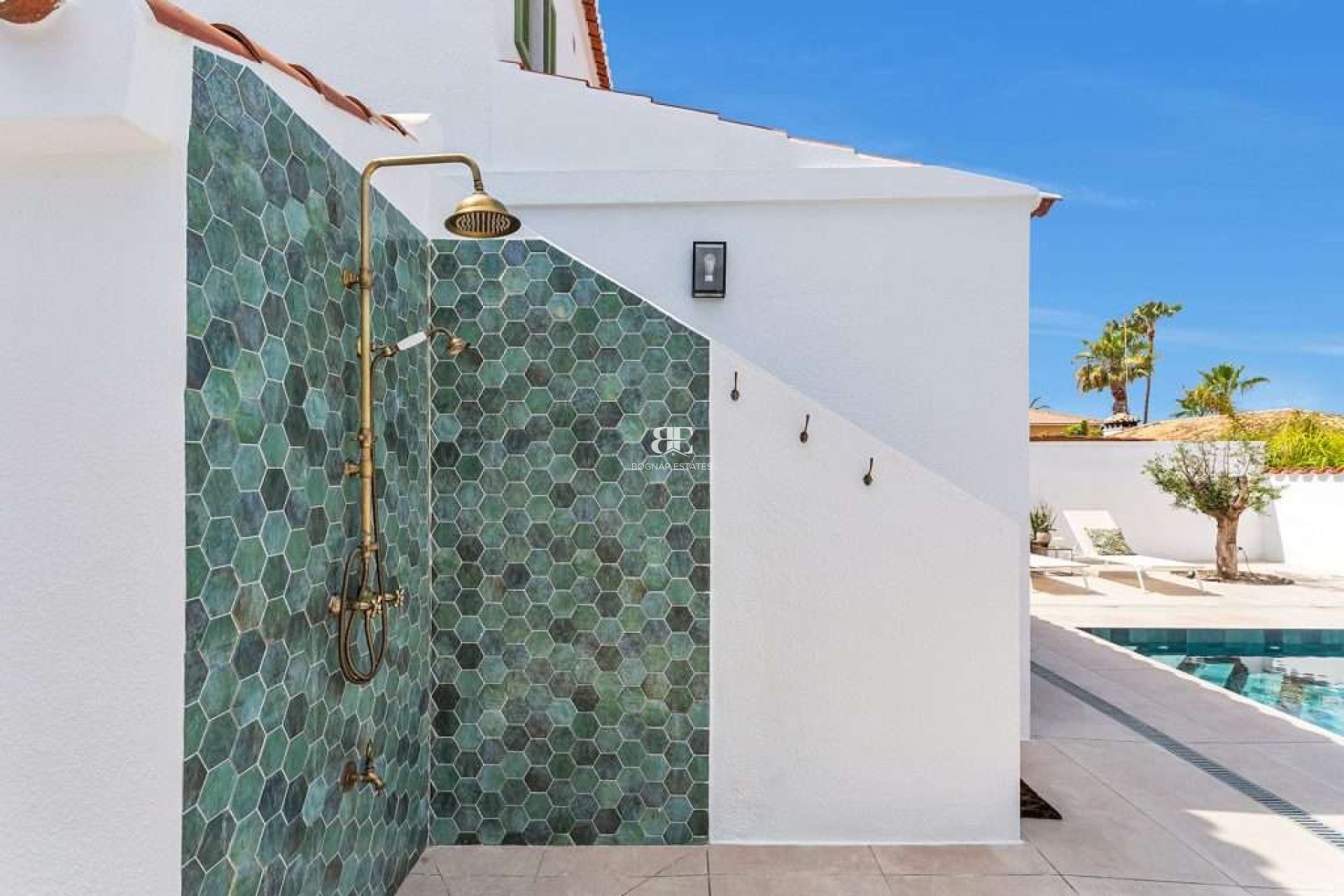 Resale - Villa / Semi-detached Villa -
Torrevieja - Torreta Florida