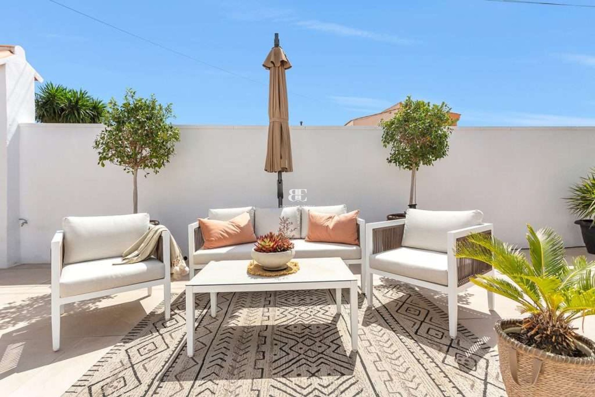 Resale - Villa / Semi-detached Villa -
Torrevieja - Torreta Florida