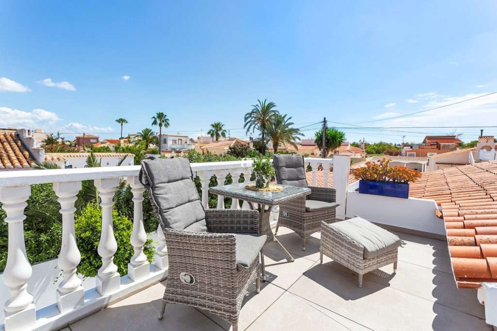 Resale - Villa / Semi-detached Villa -
Torrevieja - Torreta Florida