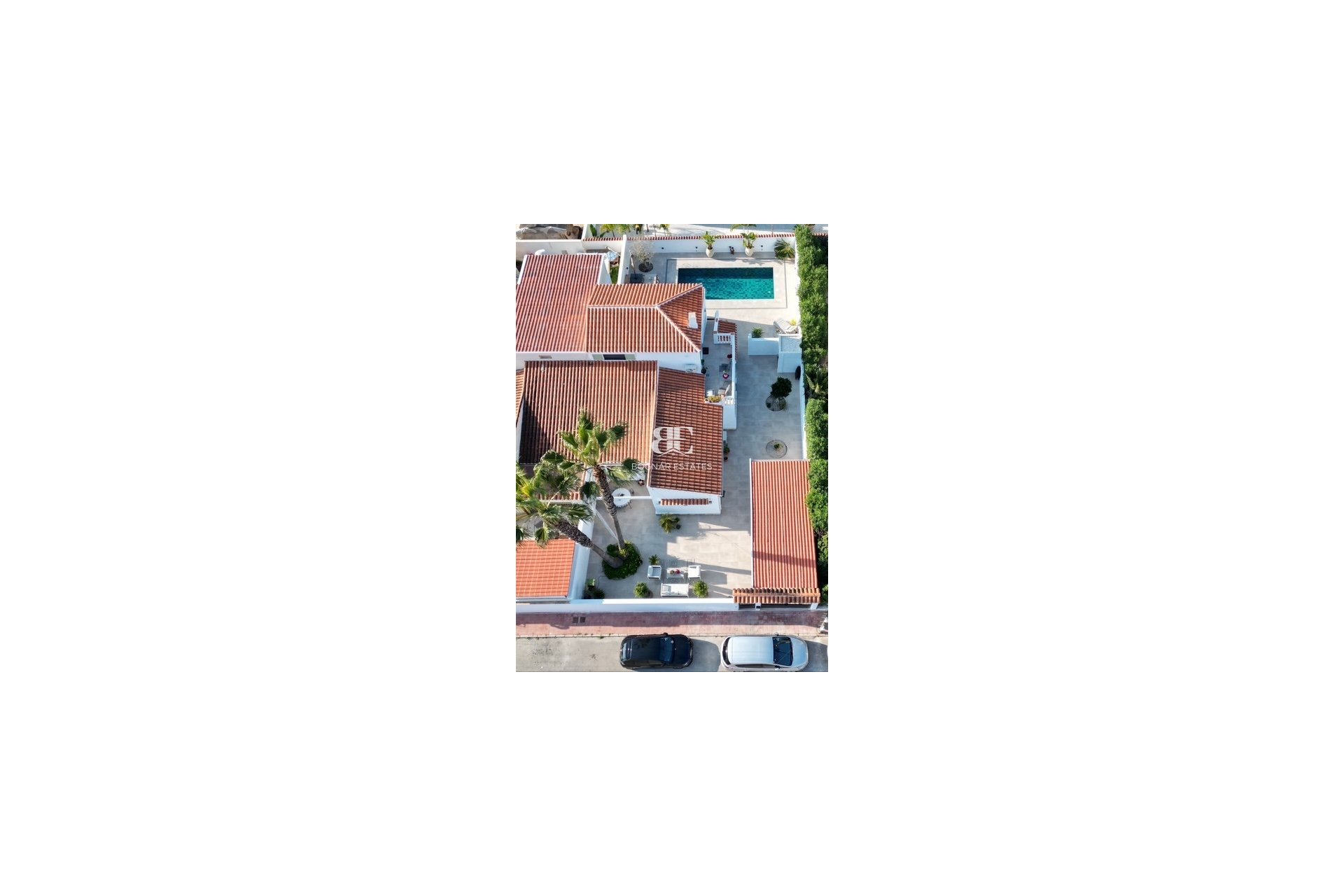 Resale - Villa / Semi-detached Villa -
Torrevieja - Torreta Florida