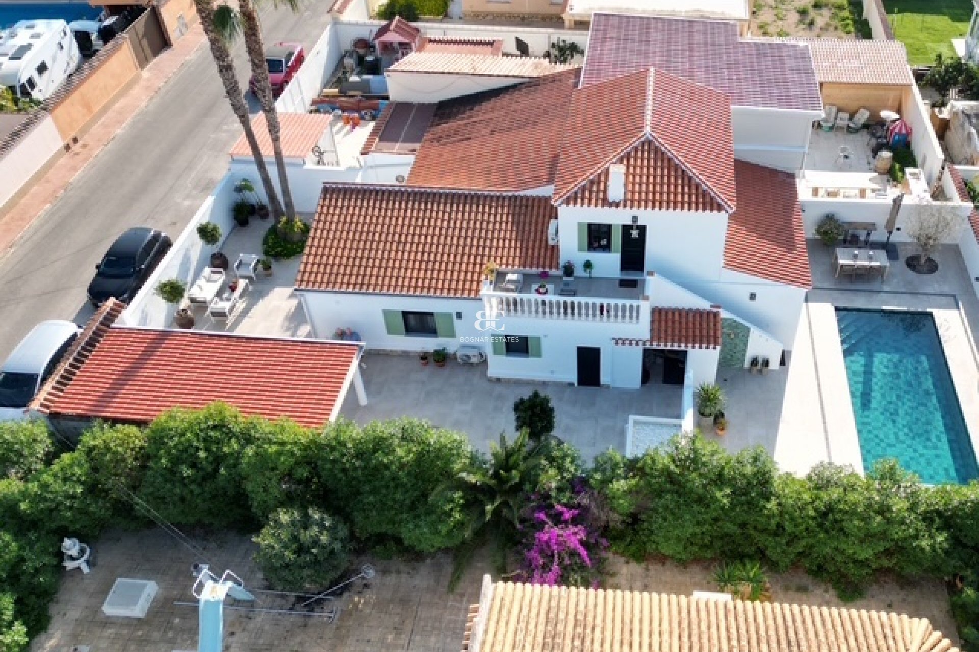 Resale - Villa / Semi-detached Villa -
Torrevieja - Torreta Florida