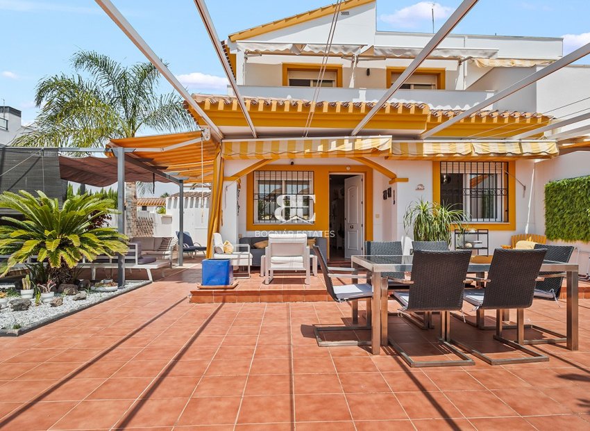 Resale - Villa -
Torre de la Horadada - Pueblo Latino