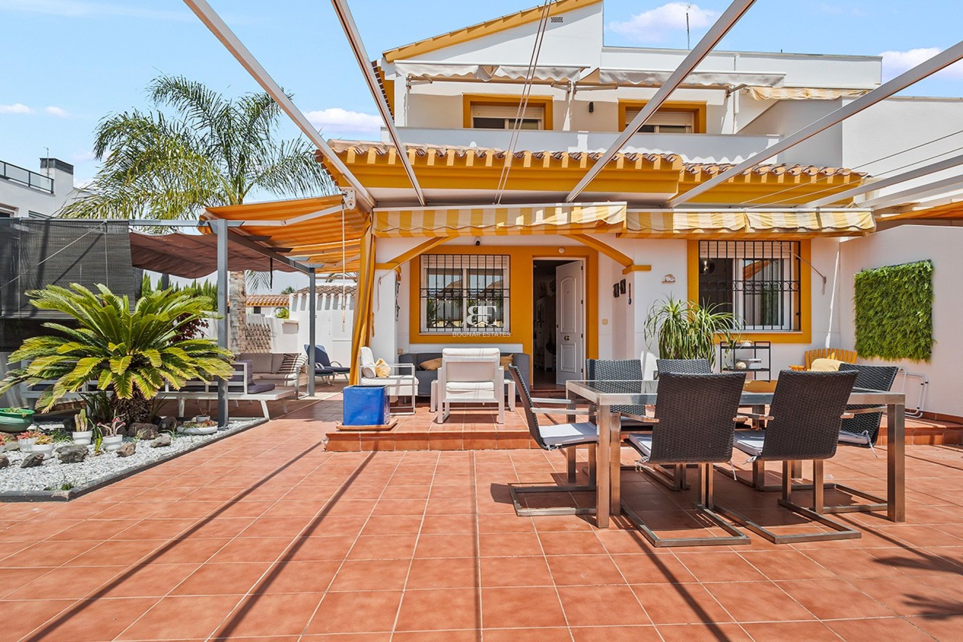 Resale - Villa -
Torre de la Horadada - Pueblo Latino