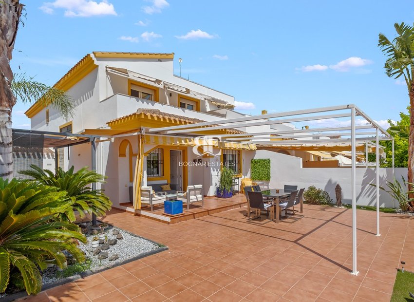 Resale - Villa -
Torre de la Horadada - Pueblo Latino