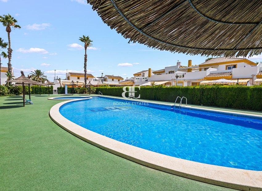 Resale - Villa -
Torre de la Horadada - Pueblo Latino