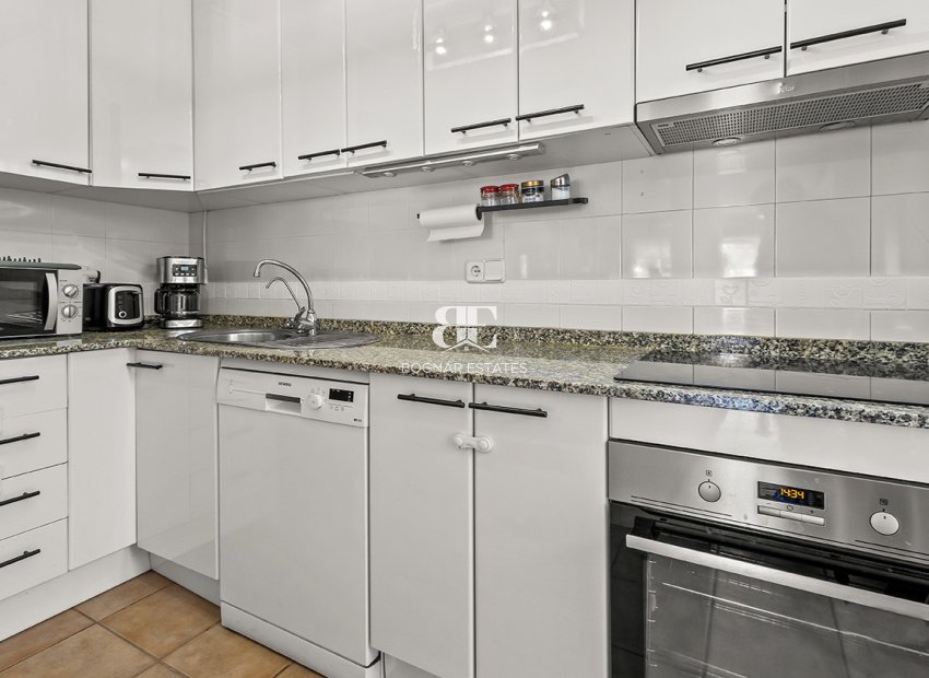 Resale - Villa -
Torre de la Horadada - Pueblo Latino