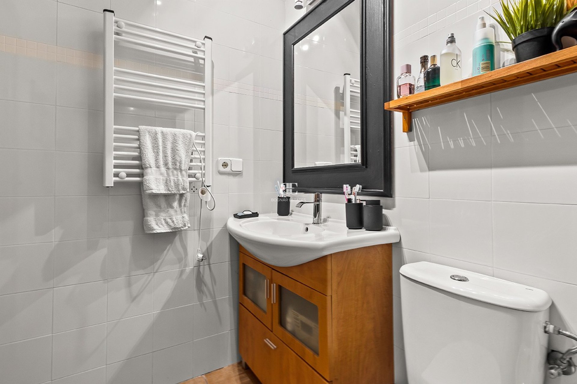 Resale - Villa -
Torre de la Horadada - Pueblo Latino