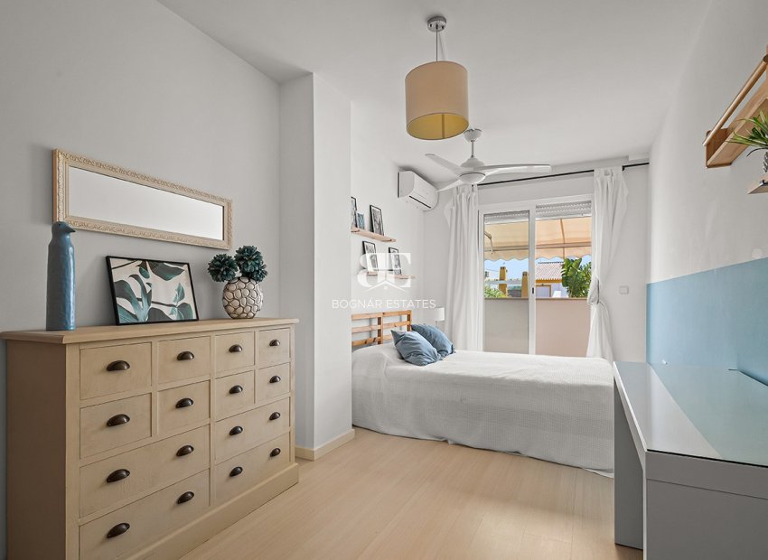 Resale - Villa -
Torre de la Horadada - Pueblo Latino