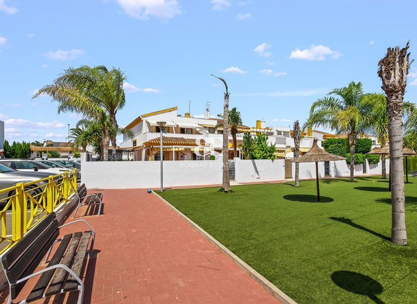 Resale - Villa -
Torre de la Horadada - Pueblo Latino