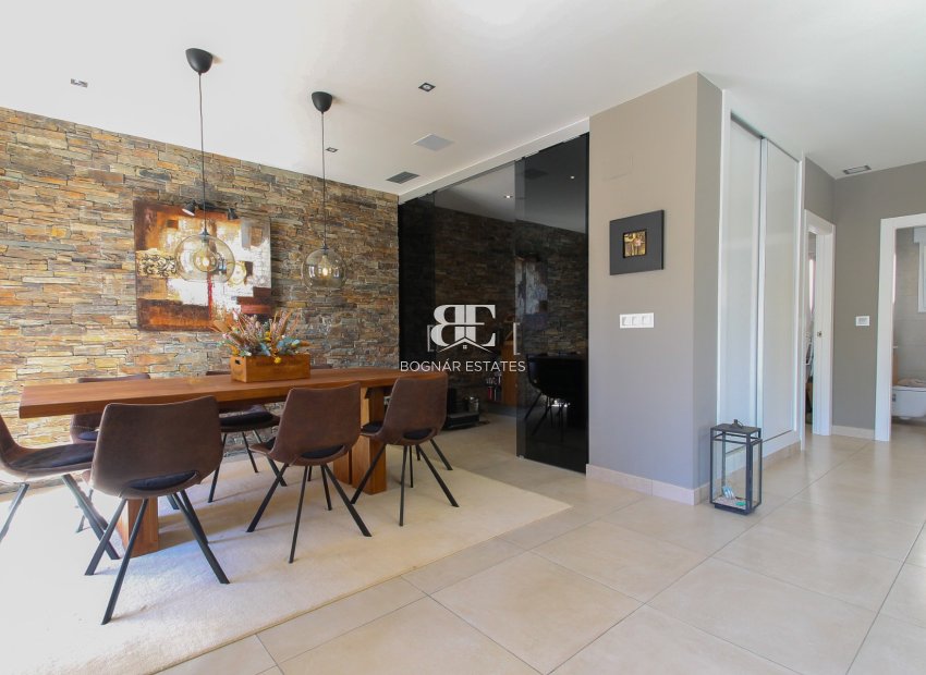 Resale - Villa -
Torrevieja - Aguas Nuevas