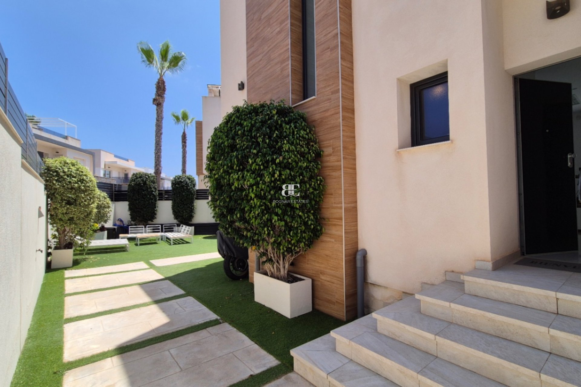 Resale - Villa -
Torrevieja - Costa Blanca Sur