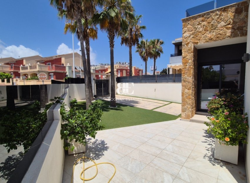 Resale - Villa -
Torrevieja - Costa Blanca Sur