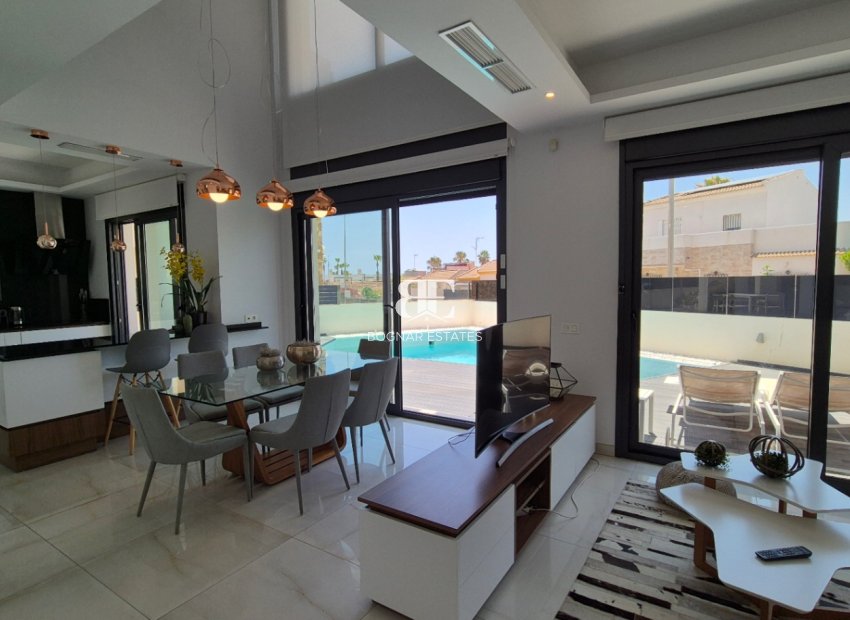 Resale - Villa -
Torrevieja - Costa Blanca Sur
