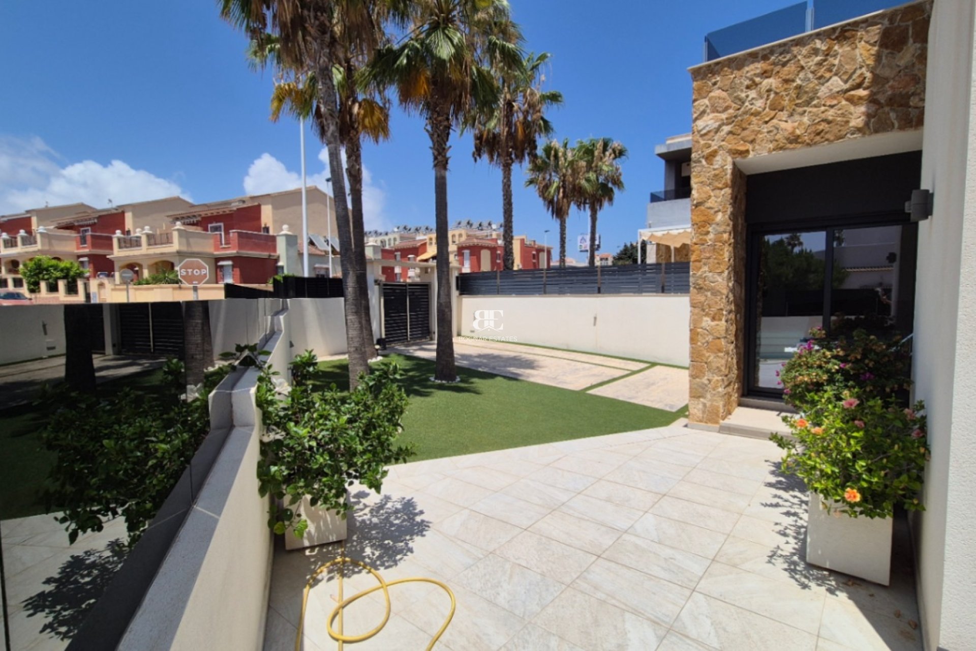 Resale - Villa -
Torrevieja - Costa Blanca