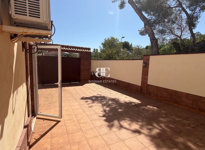 Resale - Villa -
Torrevieja - Costa Blanca