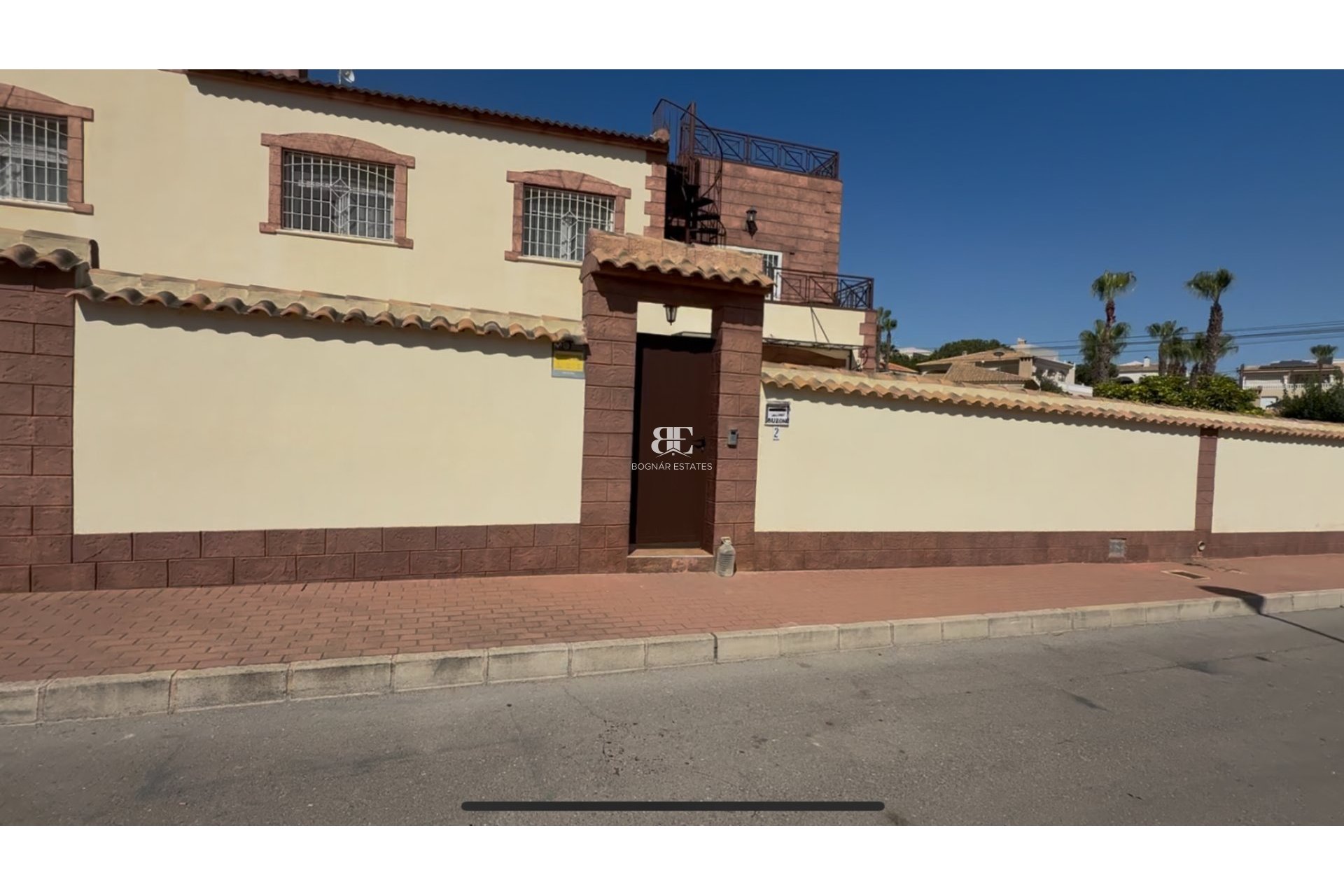 Resale - Villa -
Torrevieja - Costa Blanca