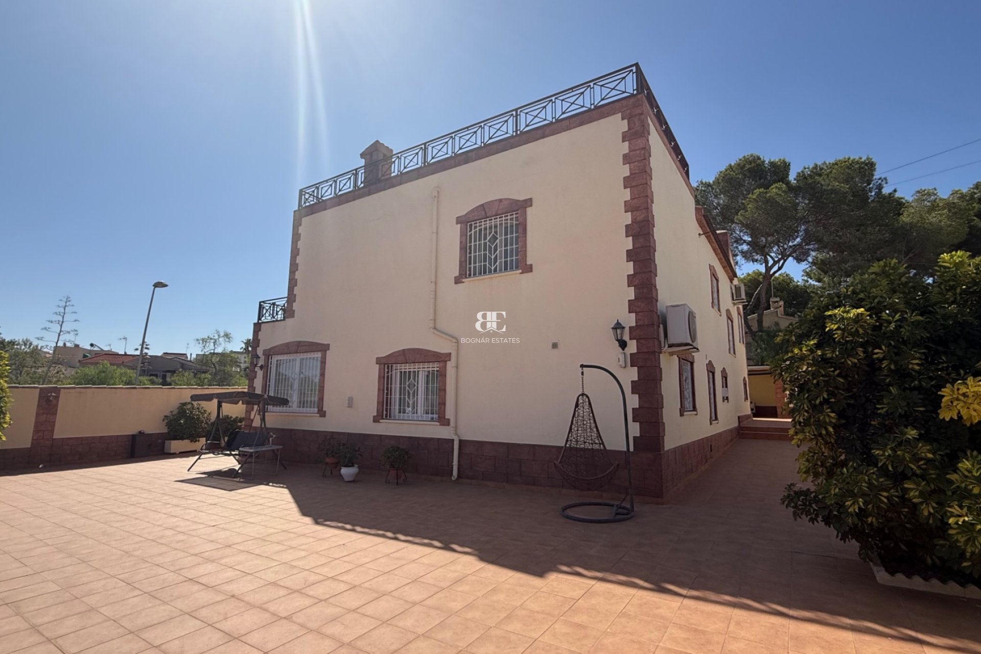 Resale - Villa -
Torrevieja - Costa Blanca