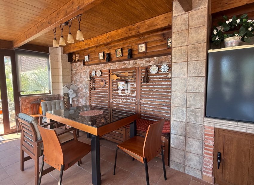 Resale - Villa -
Torrevieja - Costa Blanca