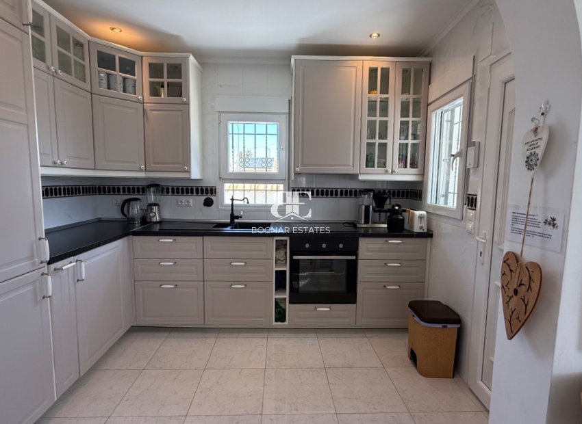 Resale - Villa -
Torrevieja - Costa Blanca