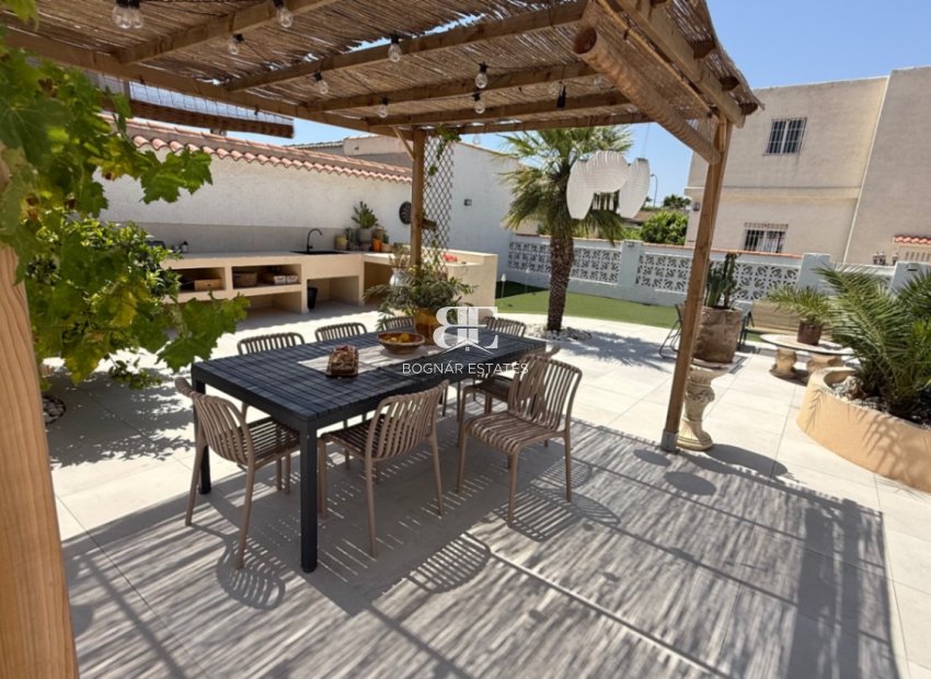 Resale - Villa -
Torrevieja - Costa Blanca