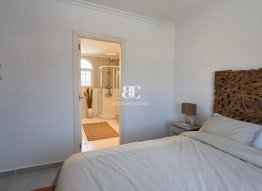 Resale - Villa -
Torrevieja - Costa Blanca