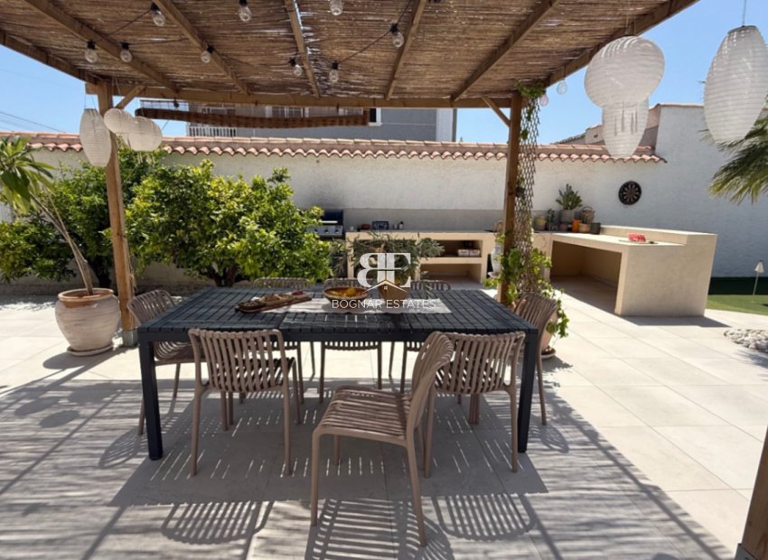 Resale - Villa -
Torrevieja - Costa Blanca