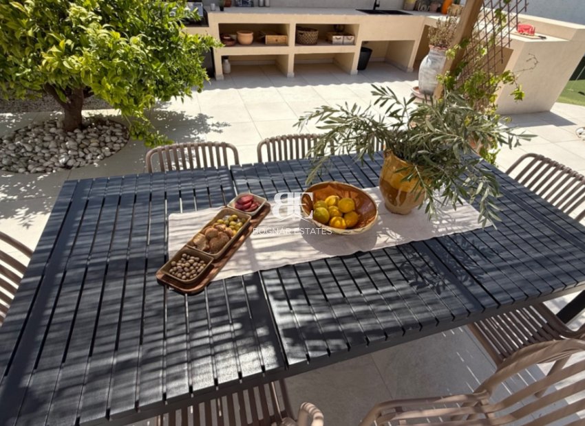 Resale - Villa -
Torrevieja - Costa Blanca