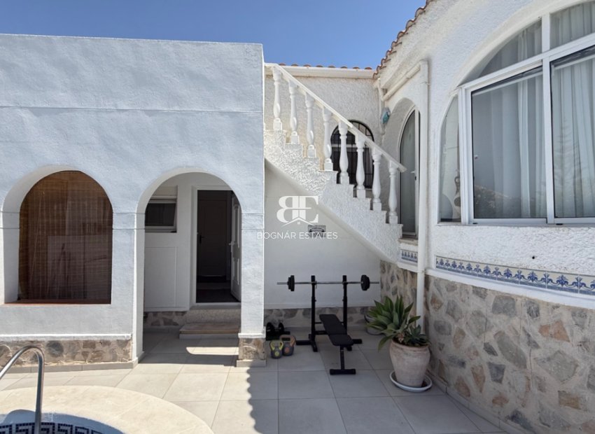 Resale - Villa -
Torrevieja - Costa Blanca