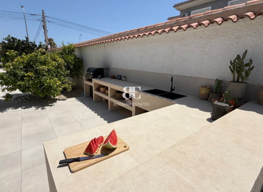 Resale - Villa -
Torrevieja - Costa Blanca