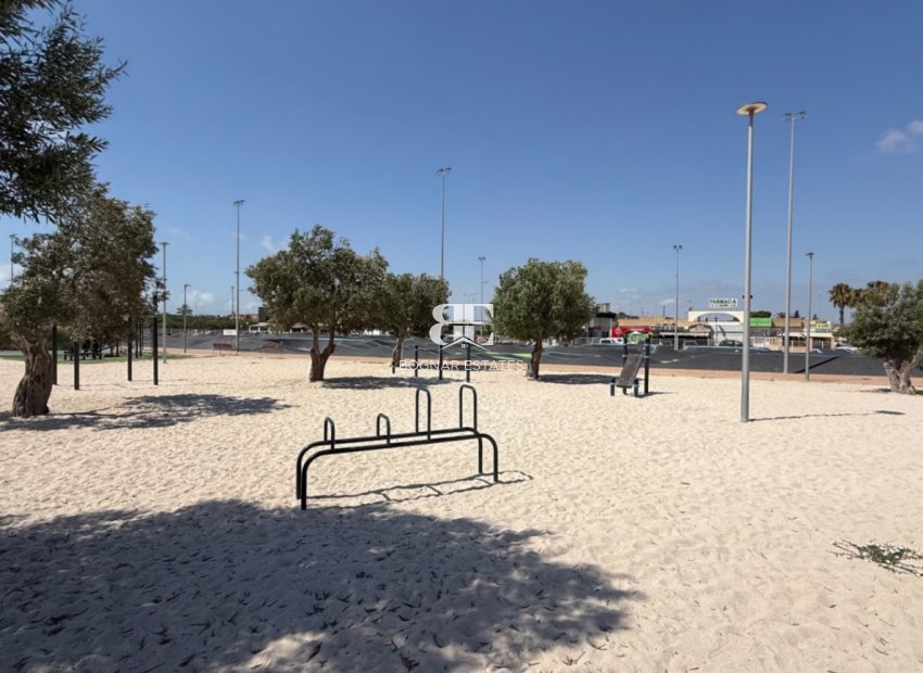 Resale - Villa -
Torrevieja - Costa Blanca