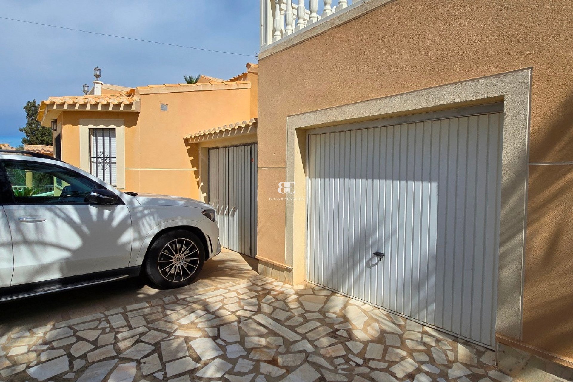 Resale - Villa -
Torrevieja - El Chaparral