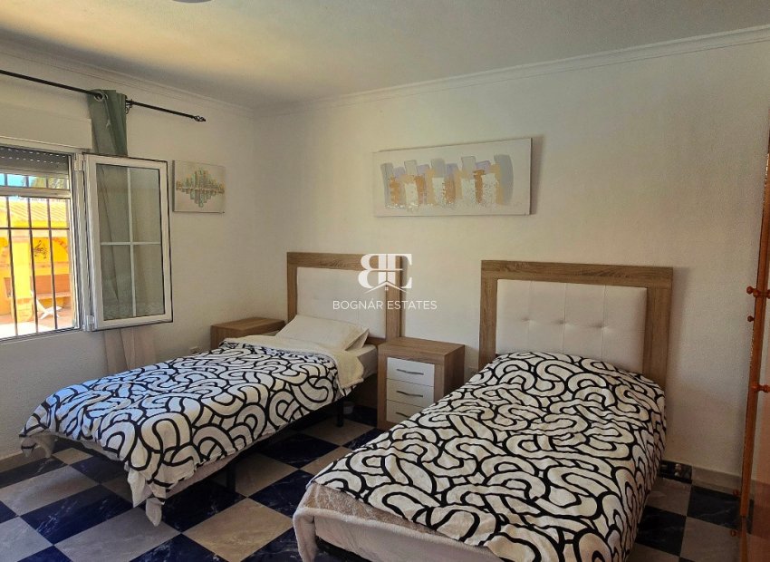 Resale - Villa -
Torrevieja - El Chaparral