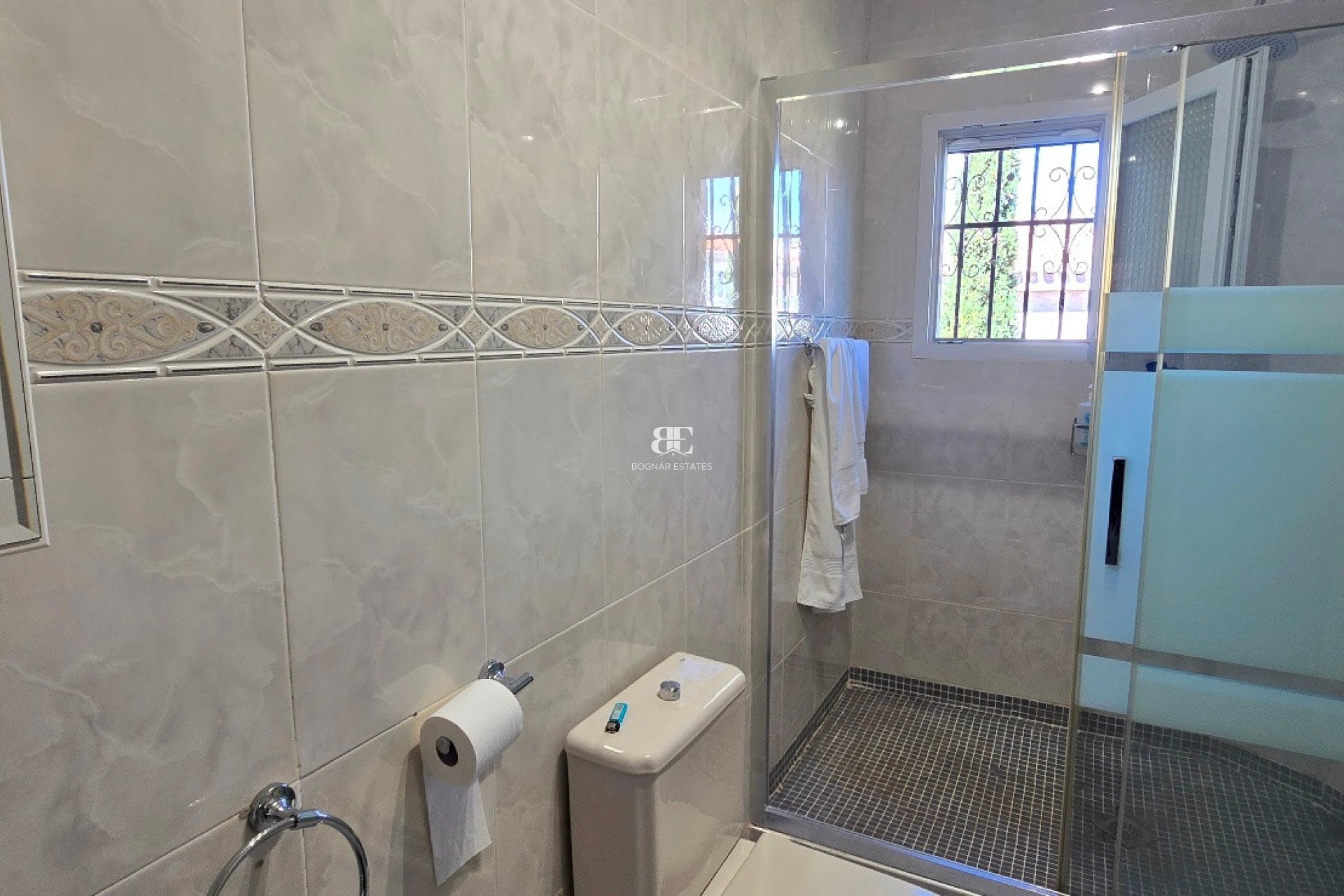 Resale - Villa -
Torrevieja - El Chaparral