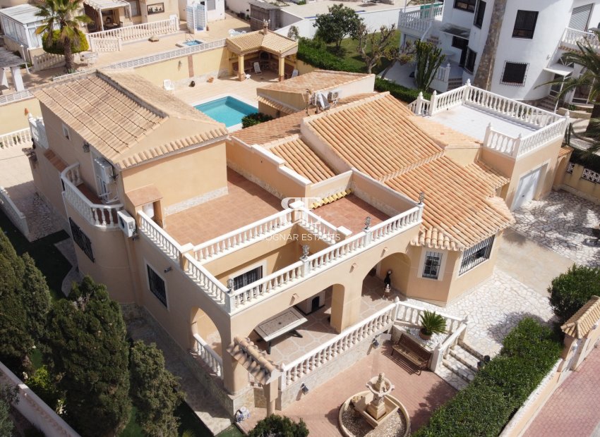 Resale - Villa -
Torrevieja - El Chaparral