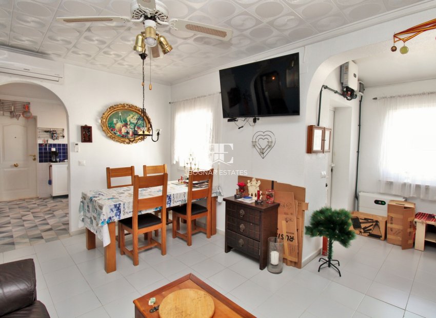 Resale - Villa -
Torrevieja - El Chaparral