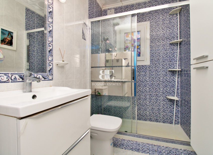 Resale - Villa -
Torrevieja - El Chaparral