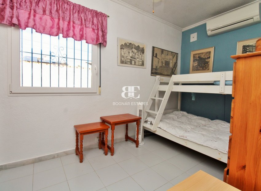 Resale - Villa -
Torrevieja - El Chaparral