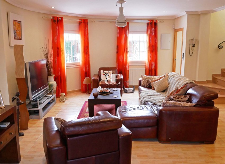 Resale - Villa -
Torrevieja - El Chaparral