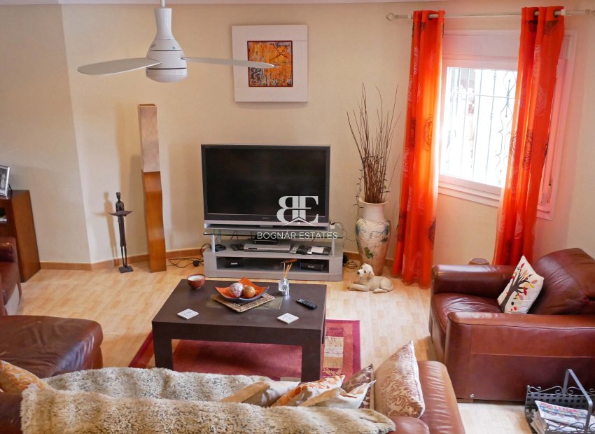 Resale - Villa -
Torrevieja - El Chaparral