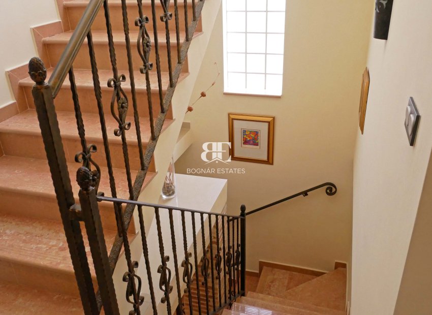 Resale - Villa -
Torrevieja - El Chaparral